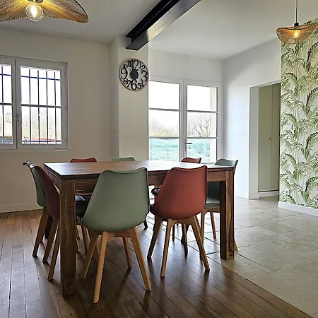 Belle Au Cœur Du Frontonnais - Cœur De Village - Piscine, Jardin Et Terrasses Privés - Climatisation - 8 Personnes - 5 Lits Сasa de vacaciones Fronton